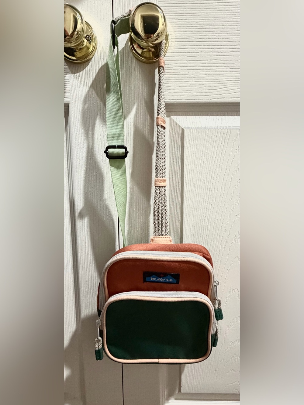 KAVU Green/Beige/Orange Crossbody Bag Zip Closure Adjustable Strap